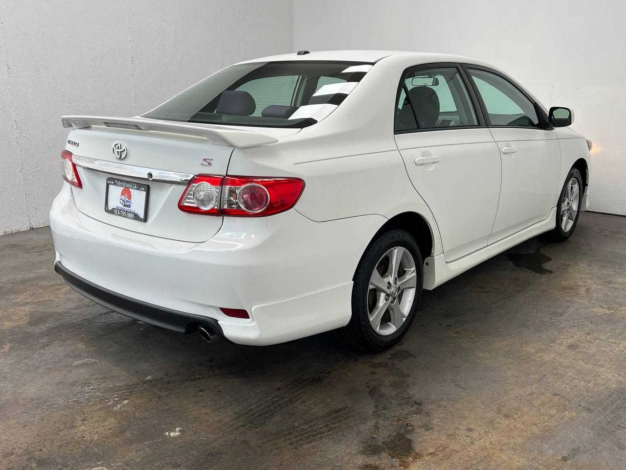 Toyota Corolla S 2011