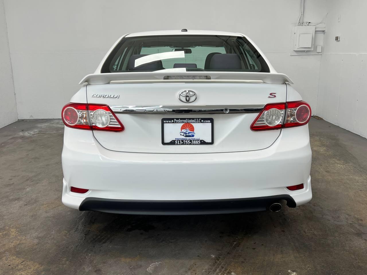 Toyota Corolla S 2011