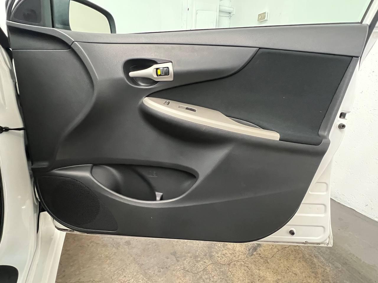 Toyota Corolla S 2011