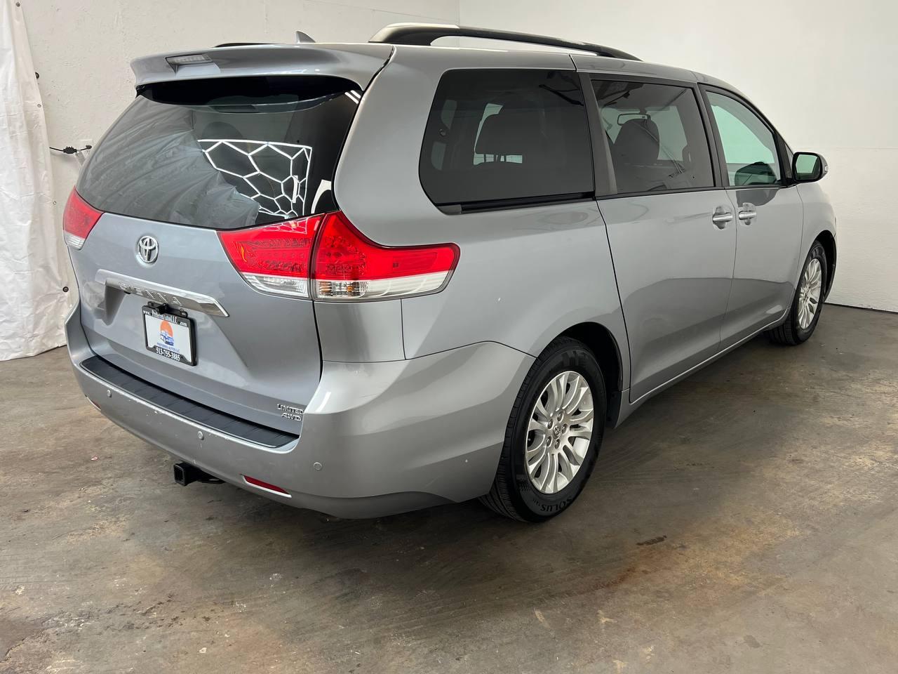 Toyota Sienna Limited 7-Passenger AWD 2013