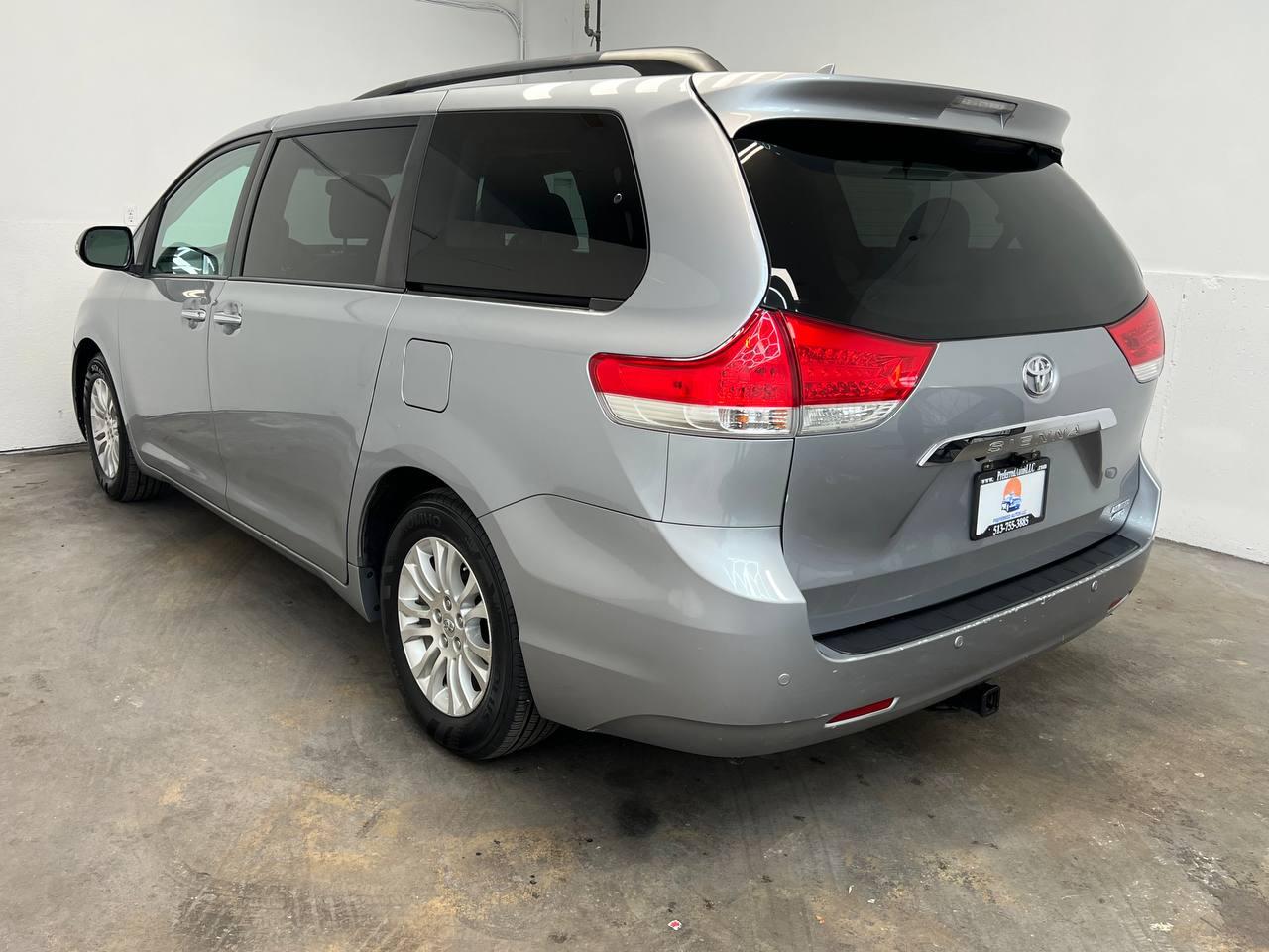 Toyota Sienna Limited 7-Passenger AWD 2013