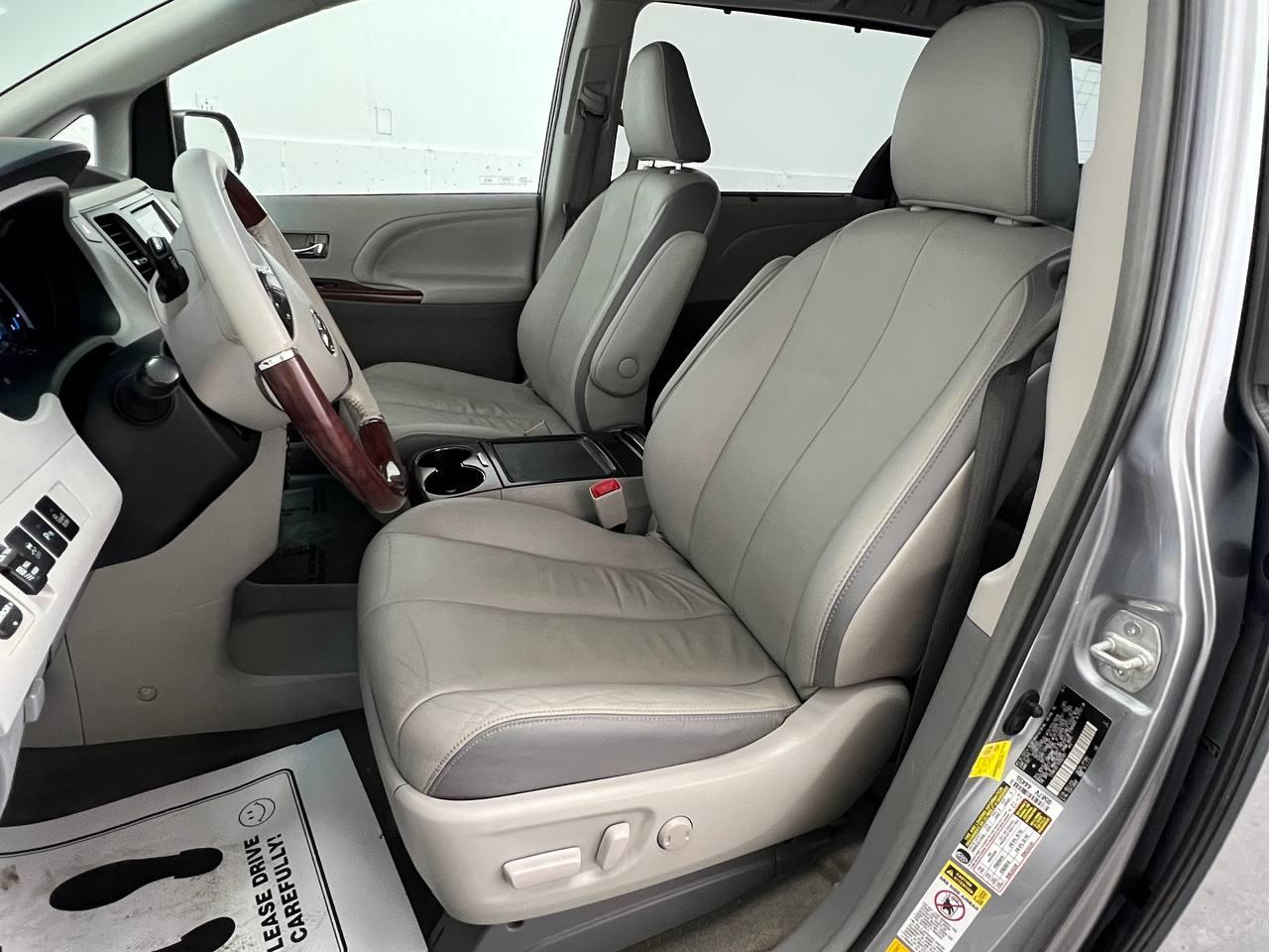 Toyota Sienna Limited 7-Passenger AWD 2013