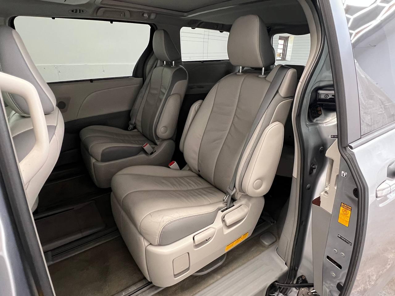 Toyota Sienna Limited 7-Passenger AWD 2013