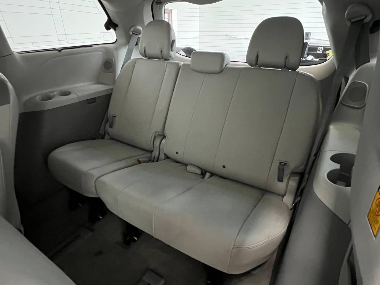 Toyota Sienna Limited 7-Passenger AWD 2013