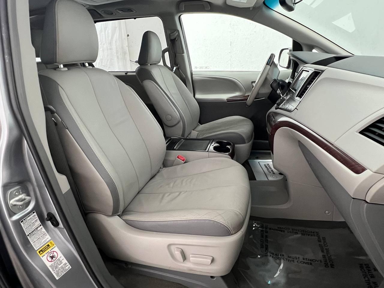Toyota Sienna Limited 7-Passenger AWD 2013