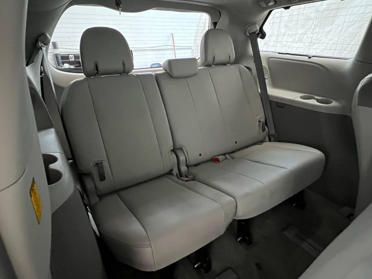 Toyota Sienna Limited 7-Passenger AWD 2013