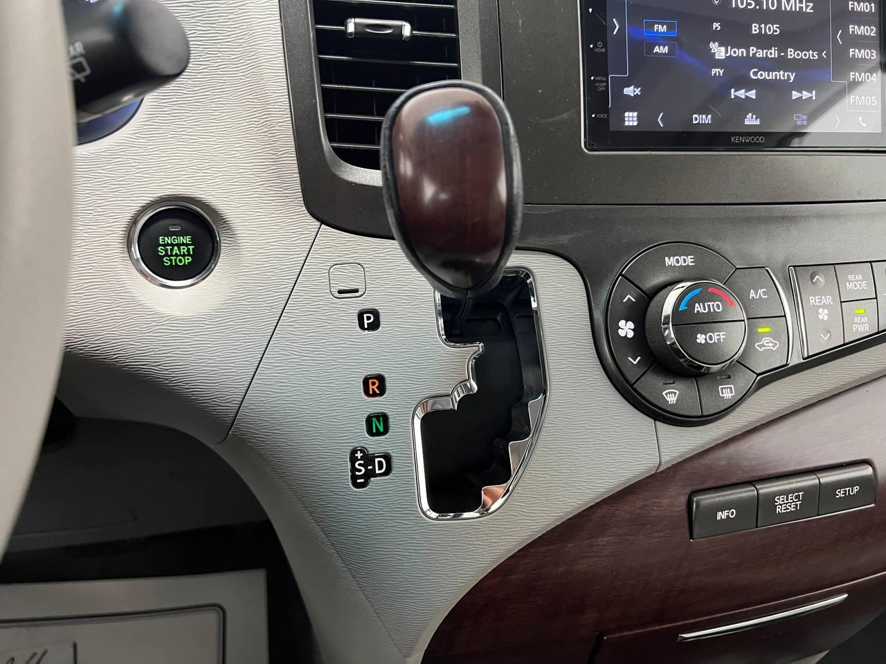 Toyota Sienna Limited 7-Passenger AWD 2013