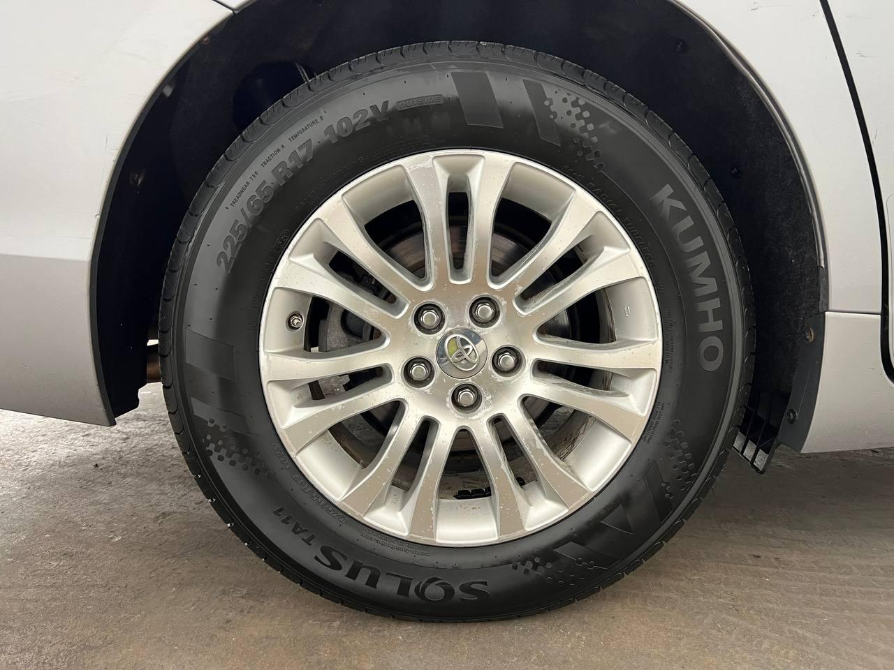 Toyota Sienna Limited 7-Passenger AWD 2013