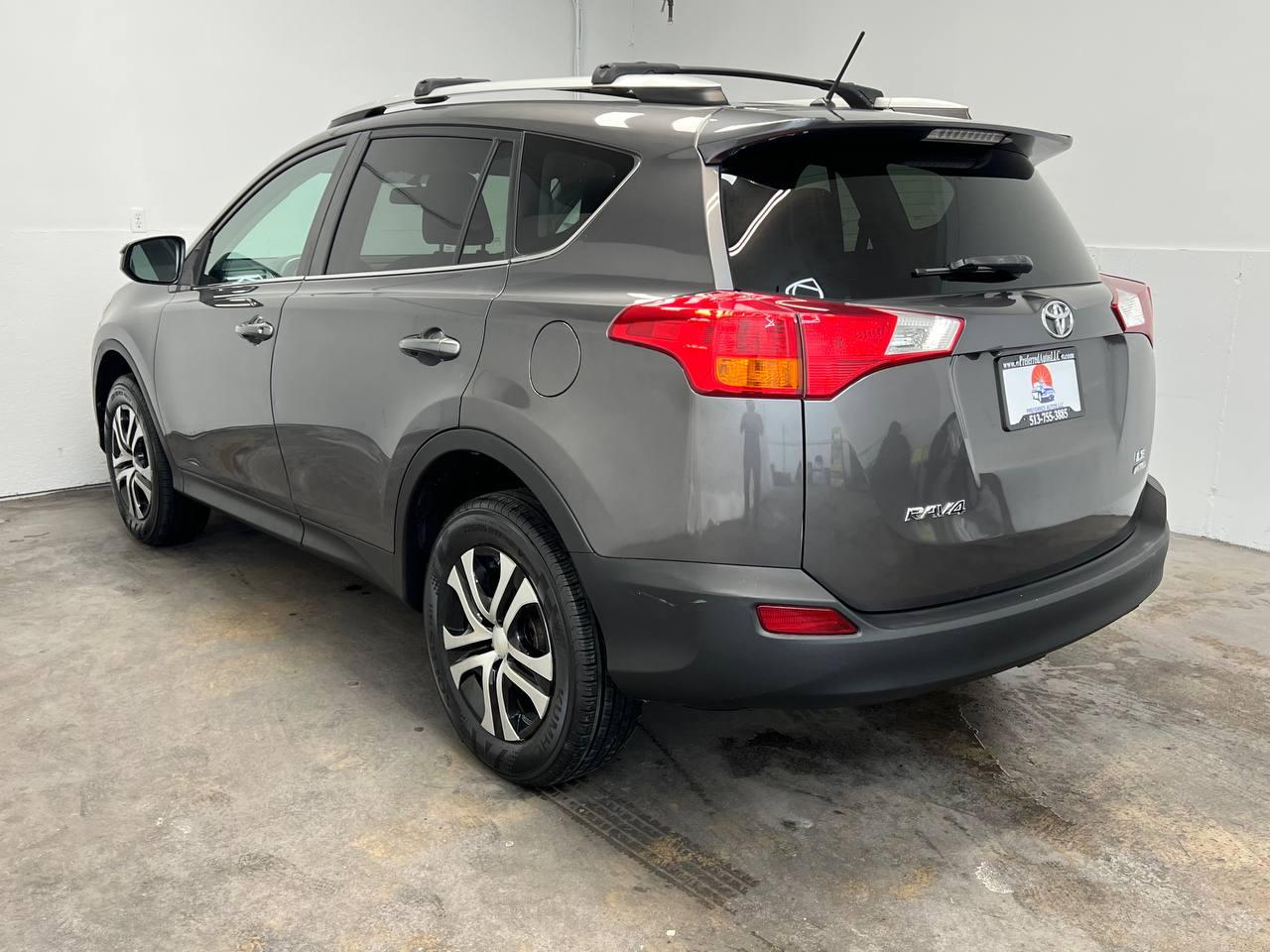 Toyota RAV4 LE AWD 2015