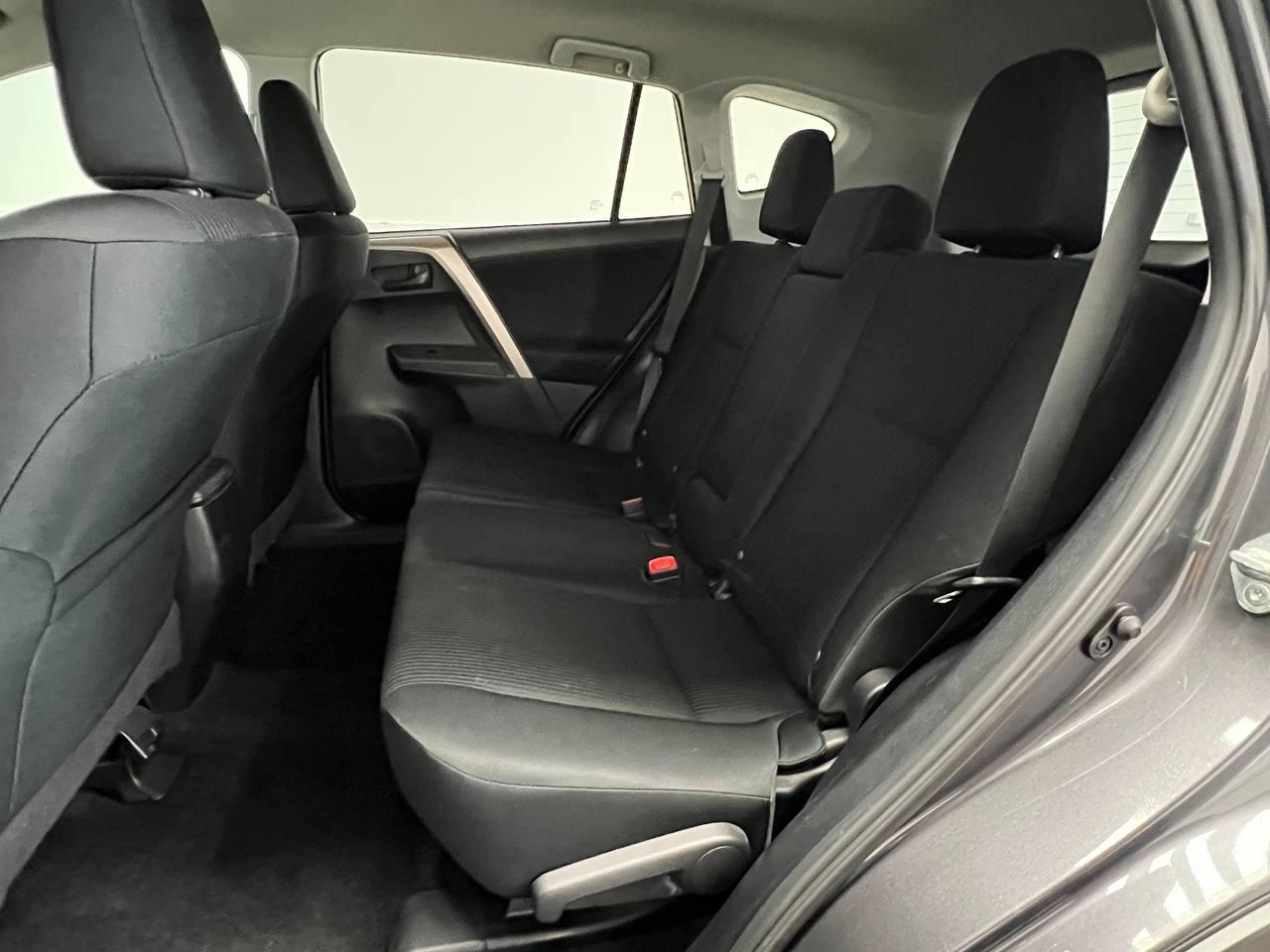 Toyota RAV4 LE AWD 2015