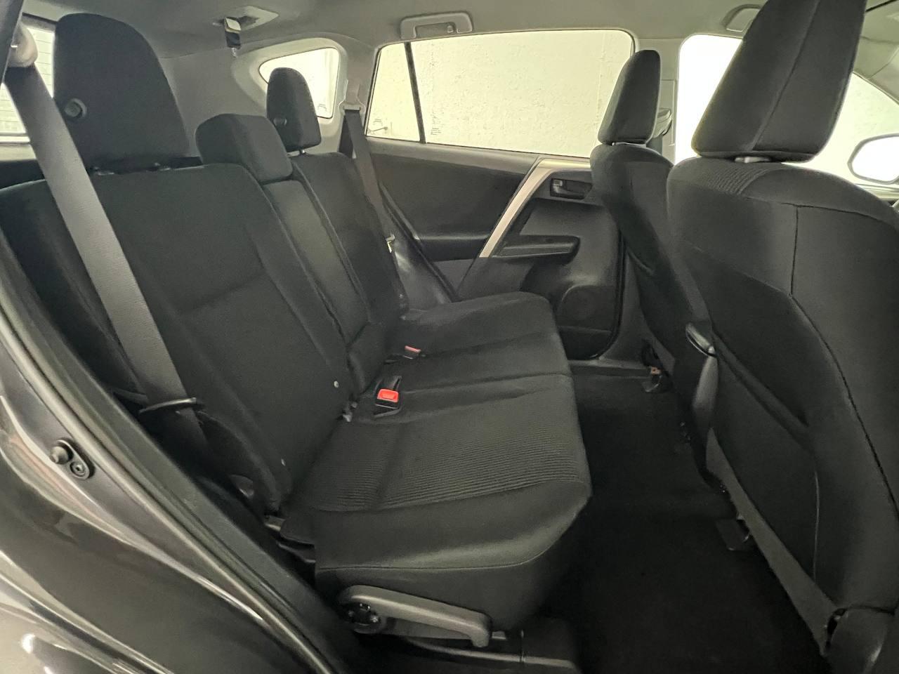 Toyota RAV4 LE AWD 2015