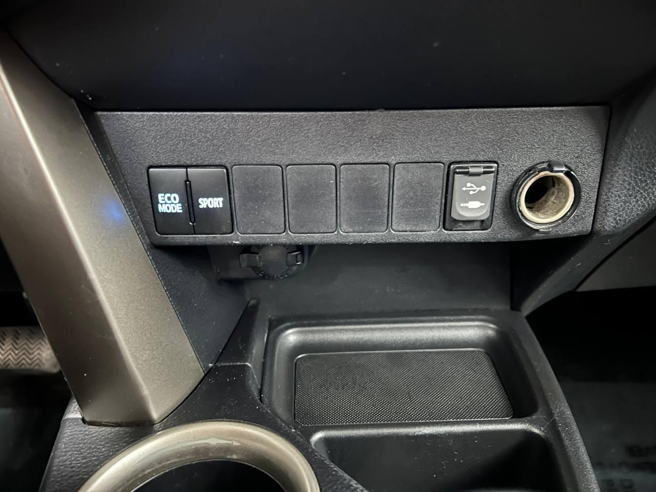 Toyota RAV4 LE AWD 2015