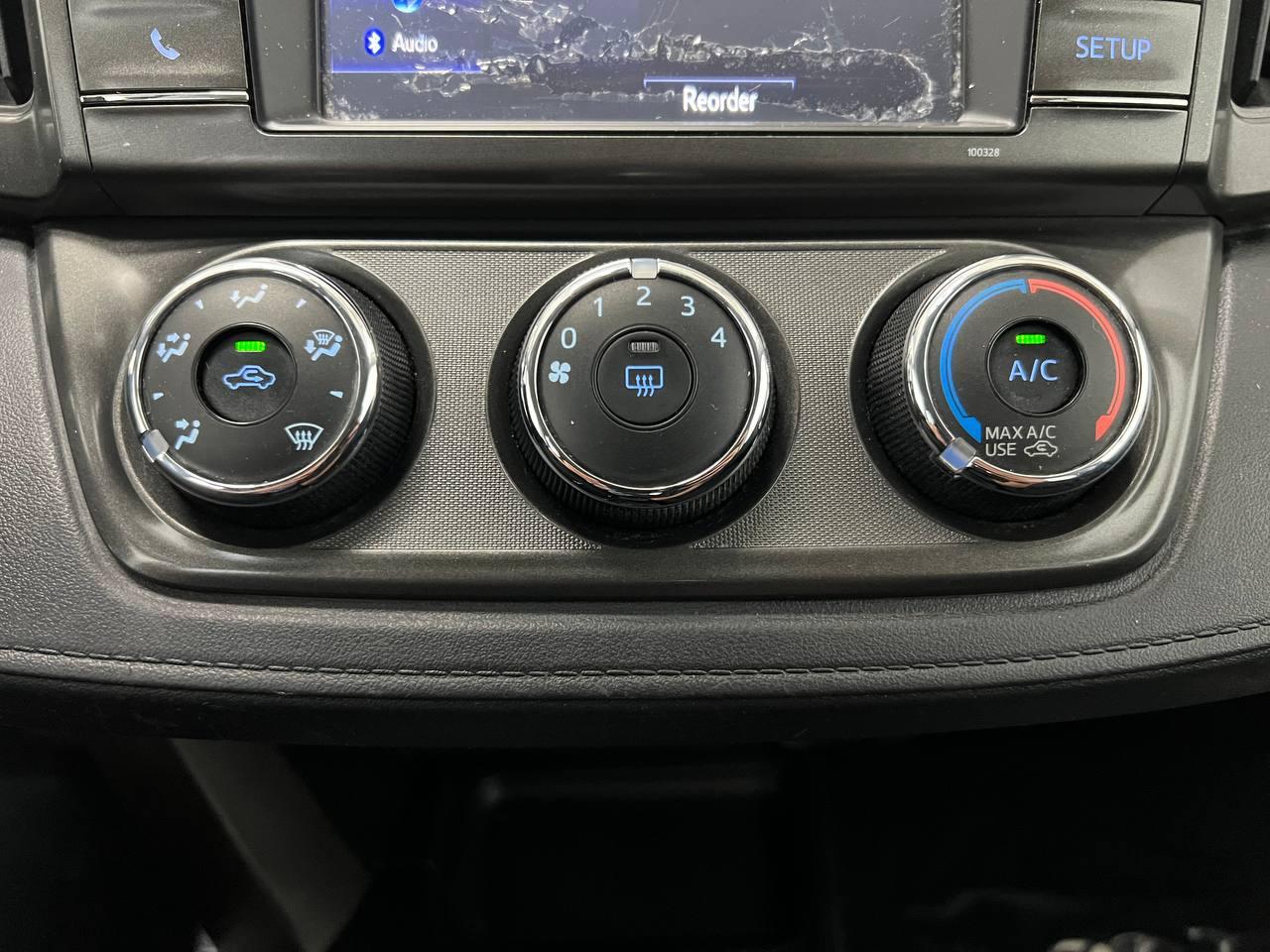 Toyota RAV4 LE AWD 2015