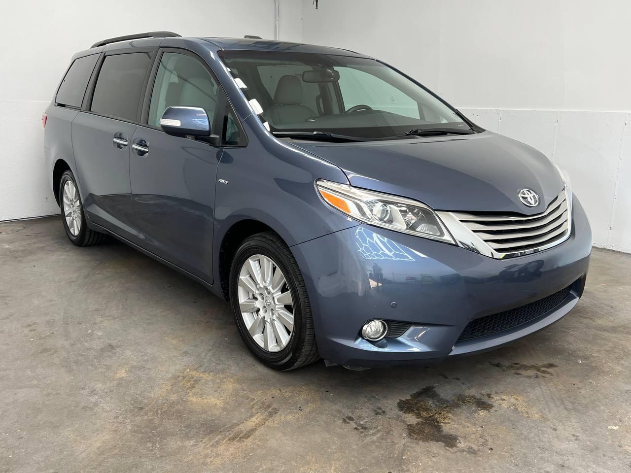 Toyota Sienna  2017