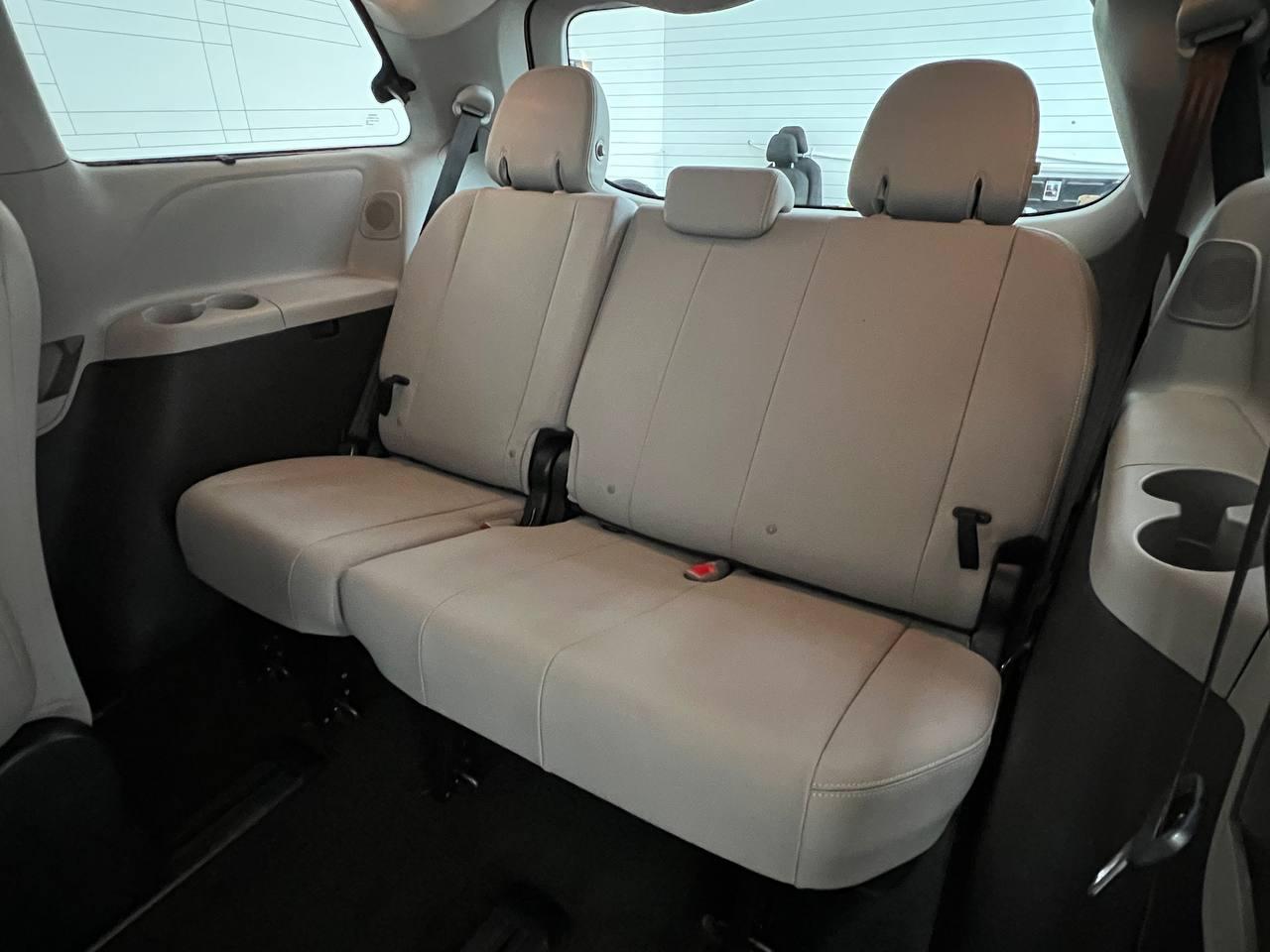 Toyota Sienna  2017