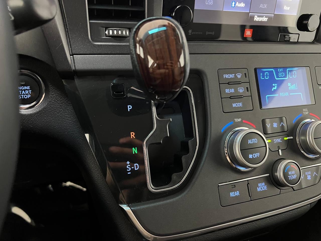 Toyota Sienna  2017