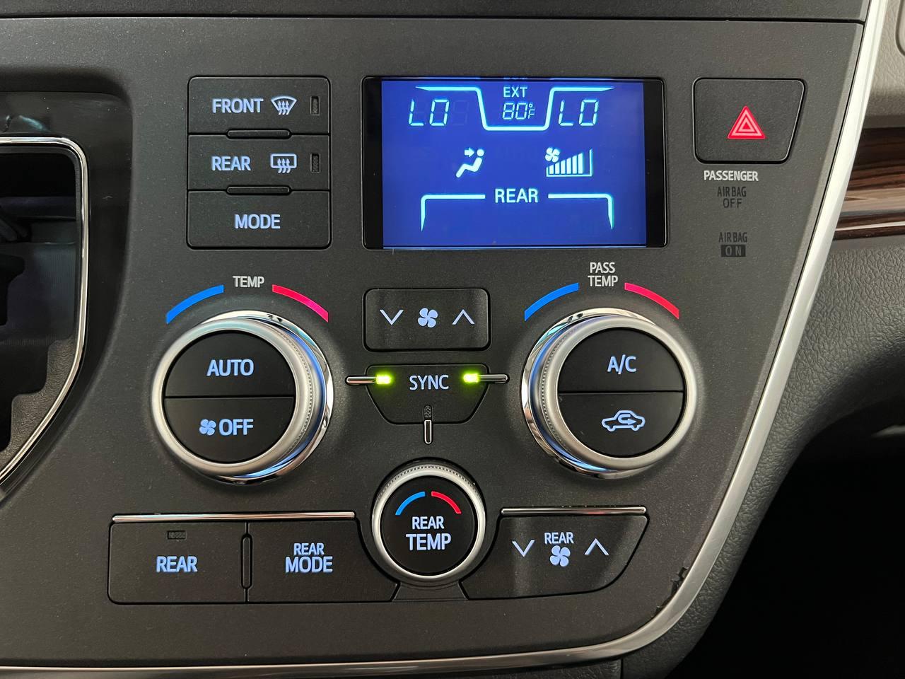 Toyota Sienna  2017