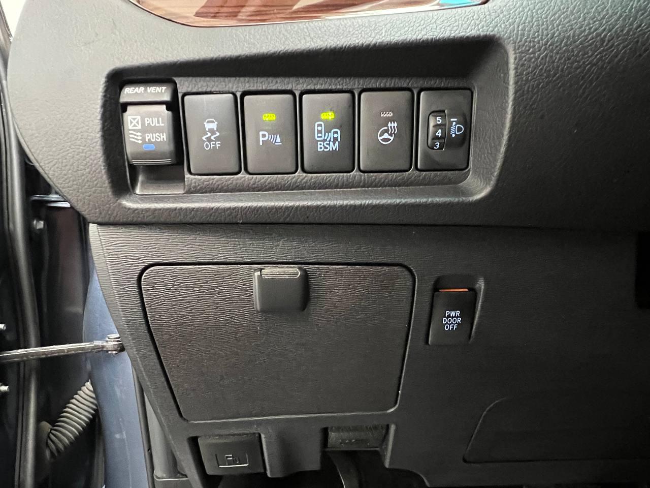 Toyota Sienna  2017