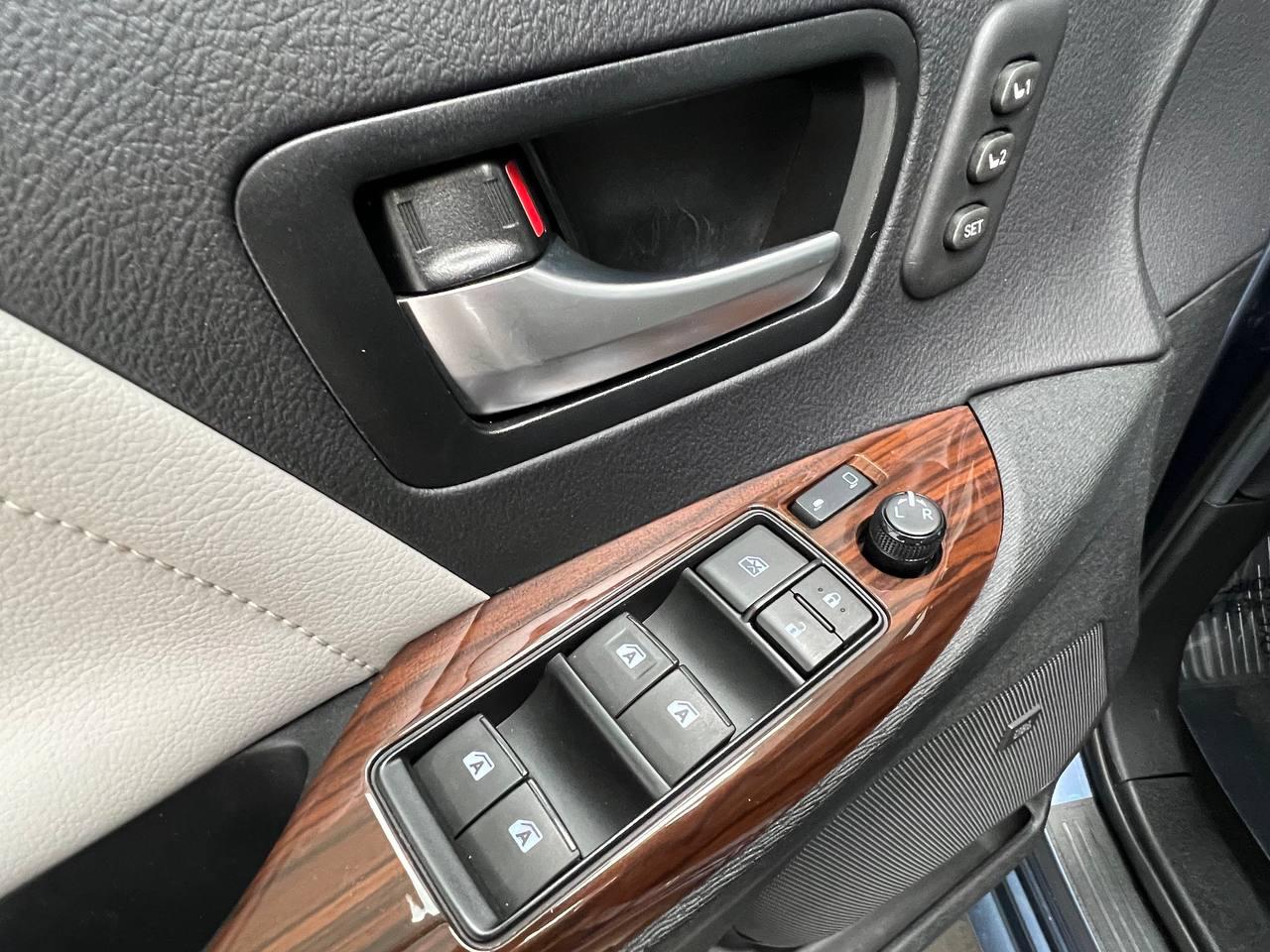Toyota Sienna  2017