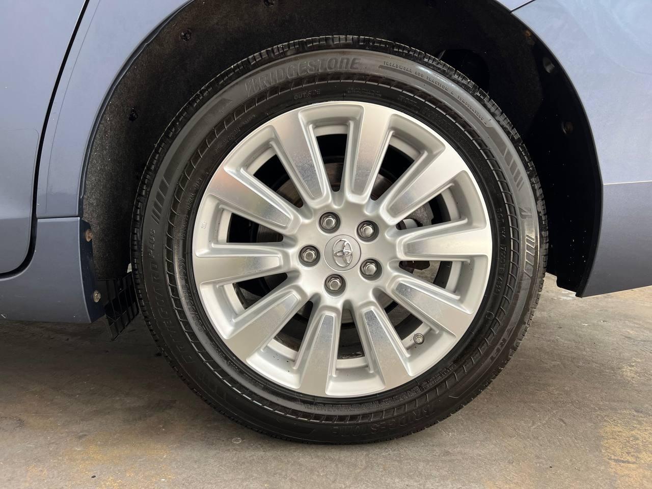 Toyota Sienna  2017