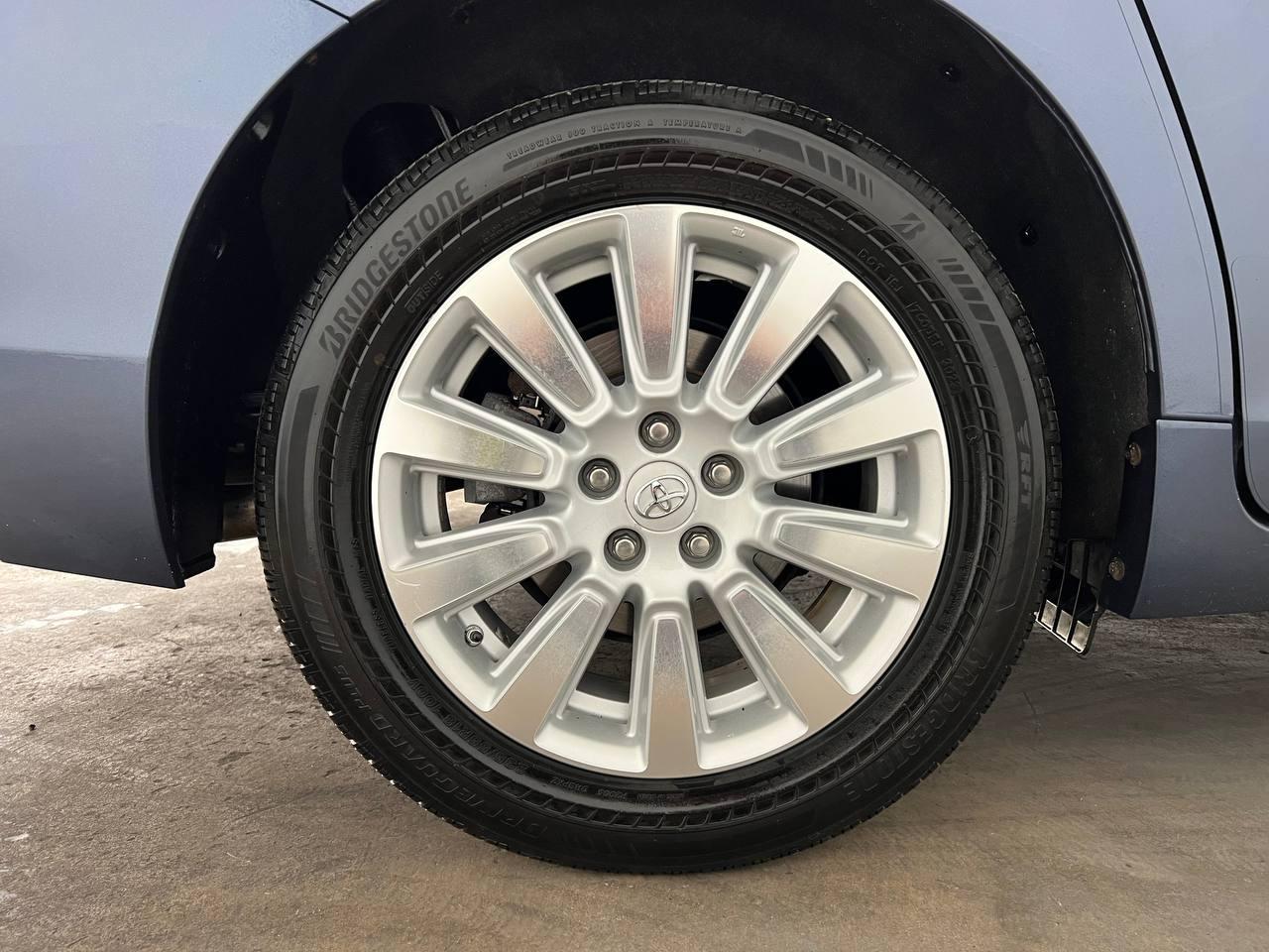 Toyota Sienna  2017