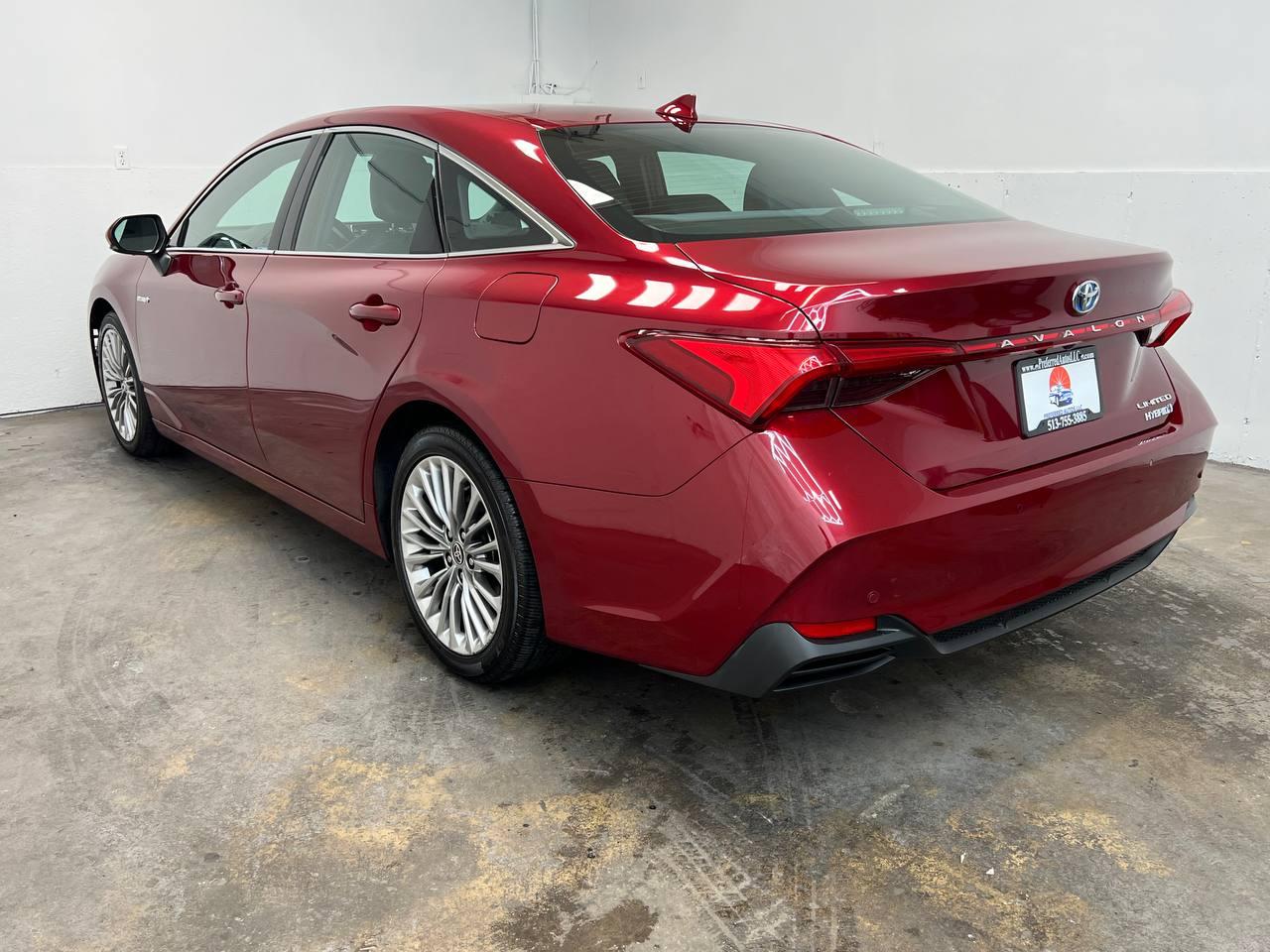 Toyota Avalon Hybrid Limited 2021