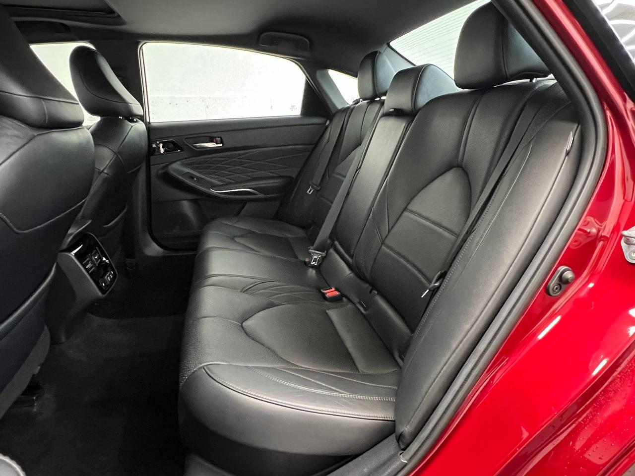 Toyota Avalon Hybrid Limited 2021