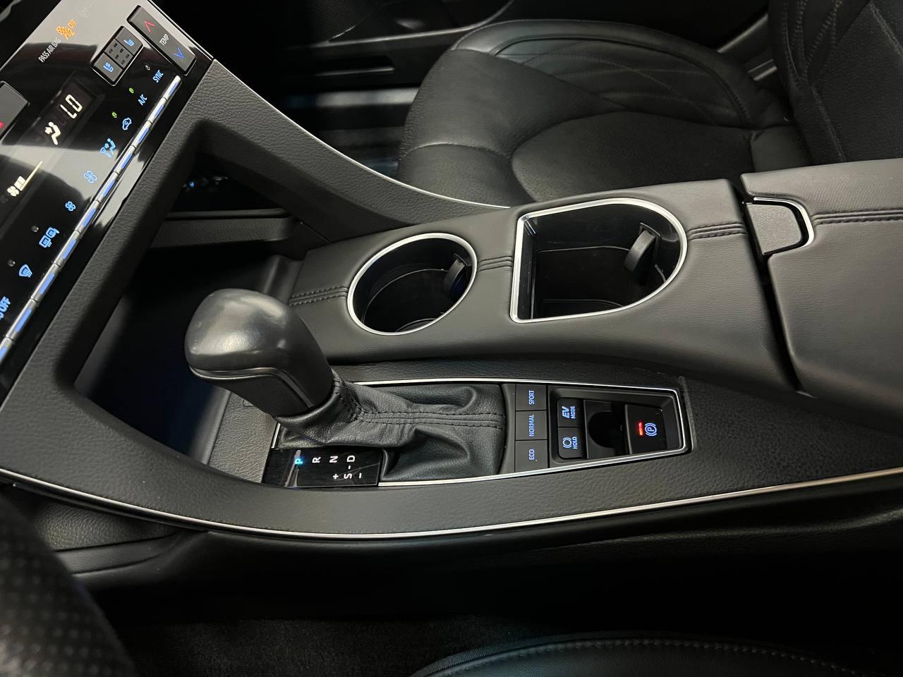 Toyota Avalon Hybrid Limited 2021