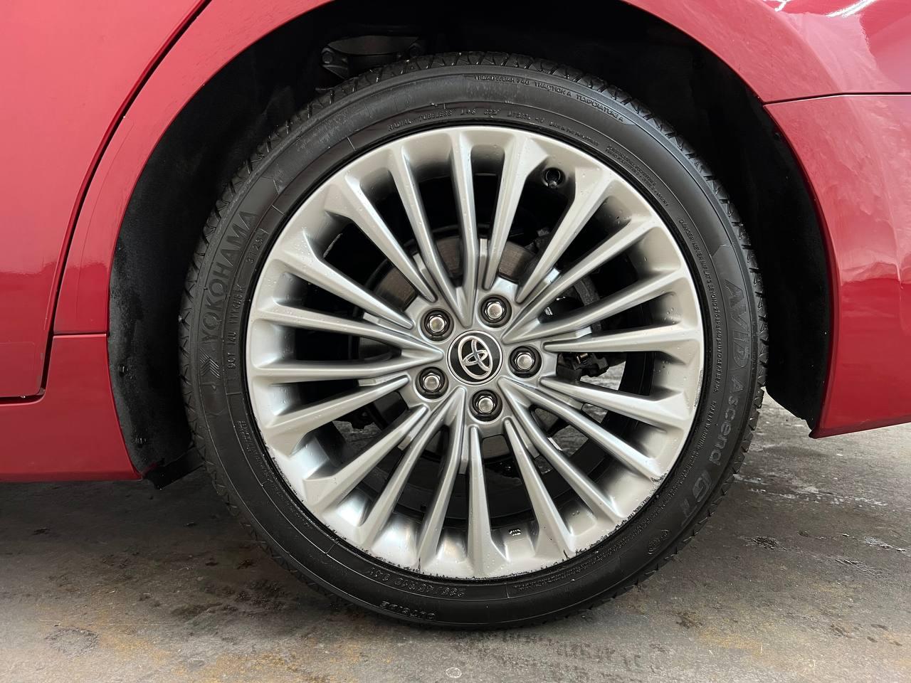 Toyota Avalon Hybrid Limited 2021