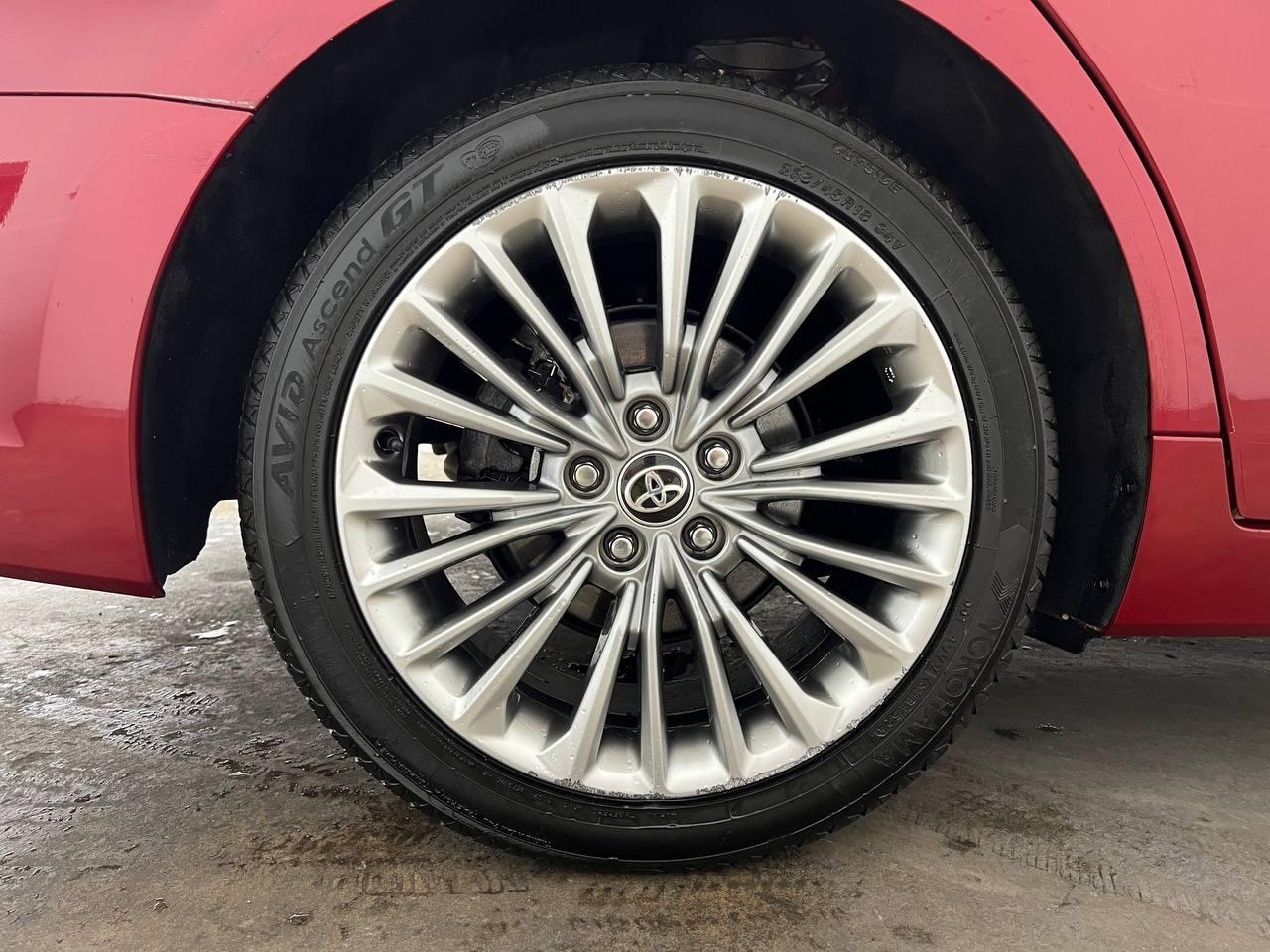 Toyota Avalon Hybrid Limited 2021