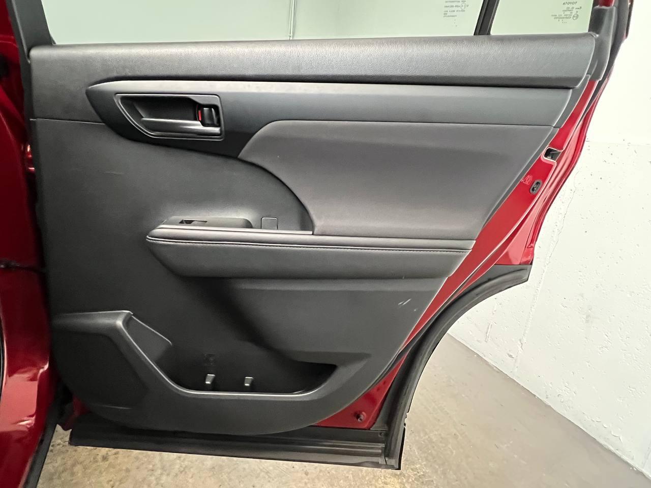 Toyota Highlander Hybrid  2021