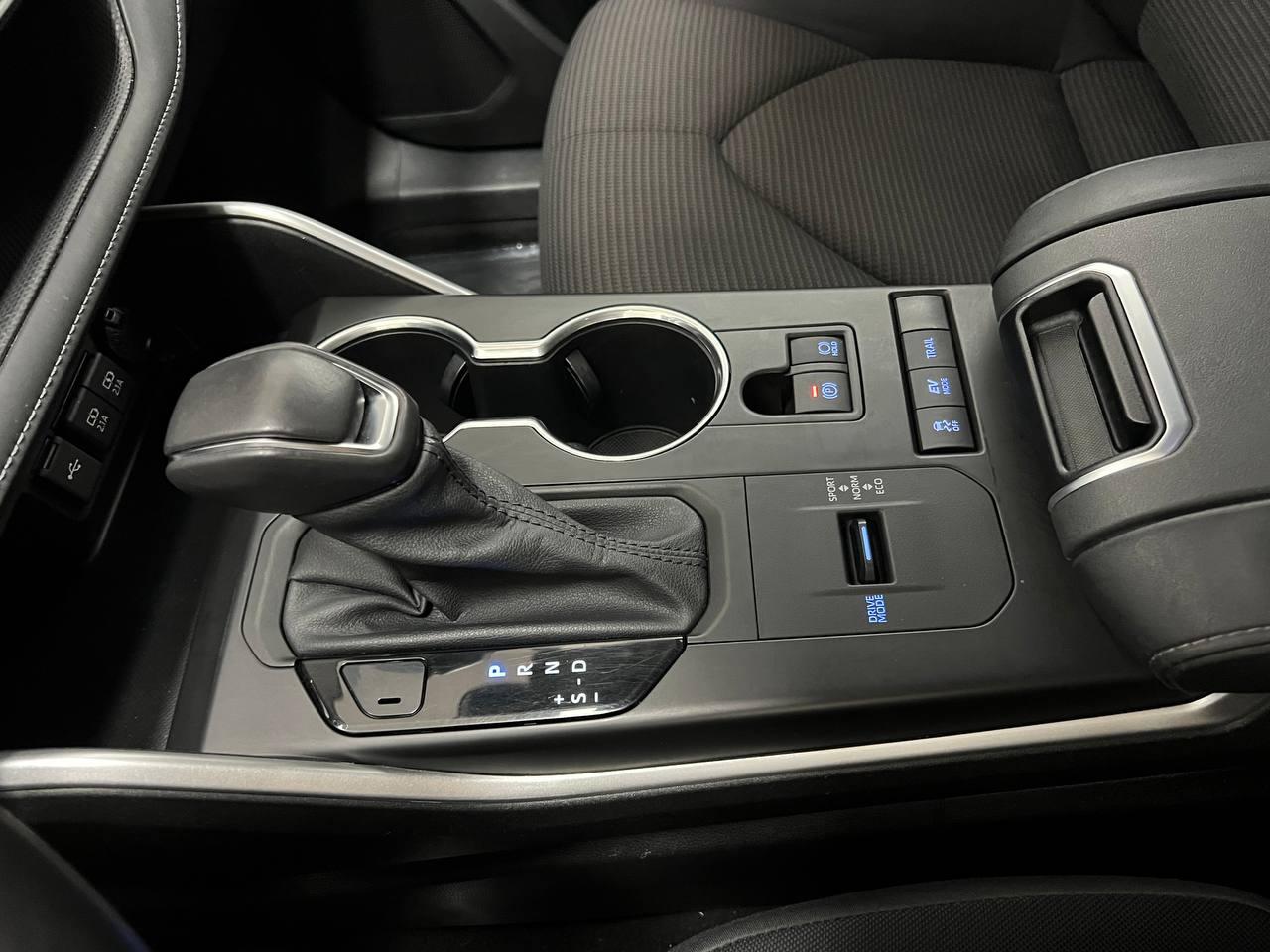 Toyota Highlander Hybrid  2021