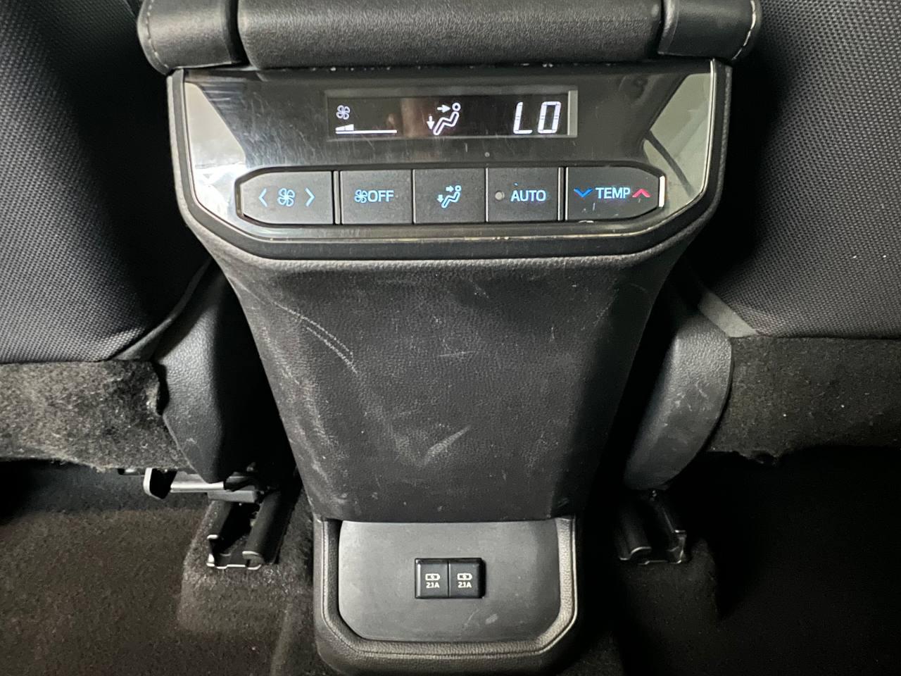 Toyota Highlander Hybrid  2021