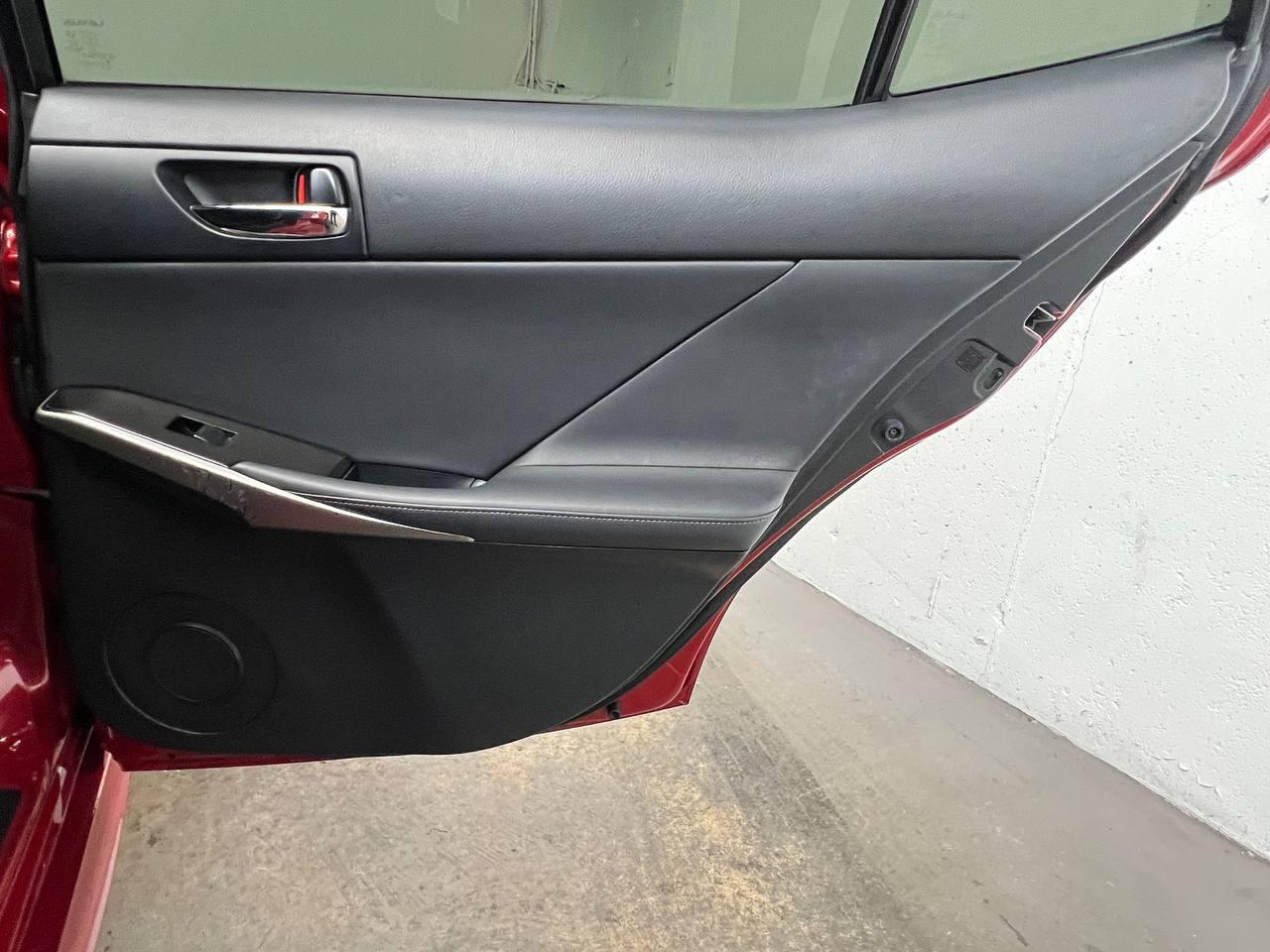 Lexus IS 250 4D Sedan AWD 2014