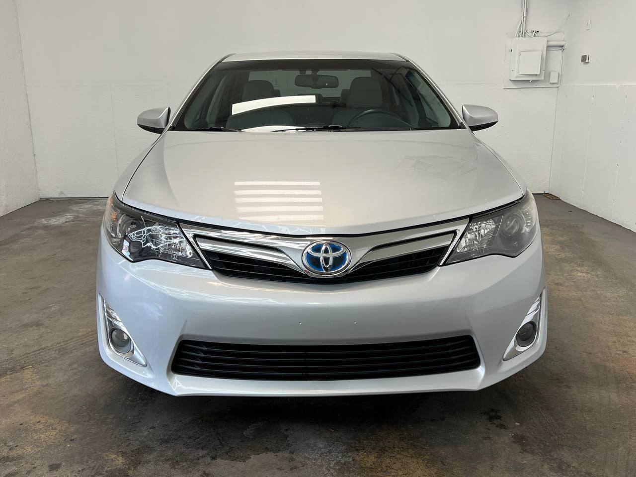 Toyota Camry Hybrid XLE 2013