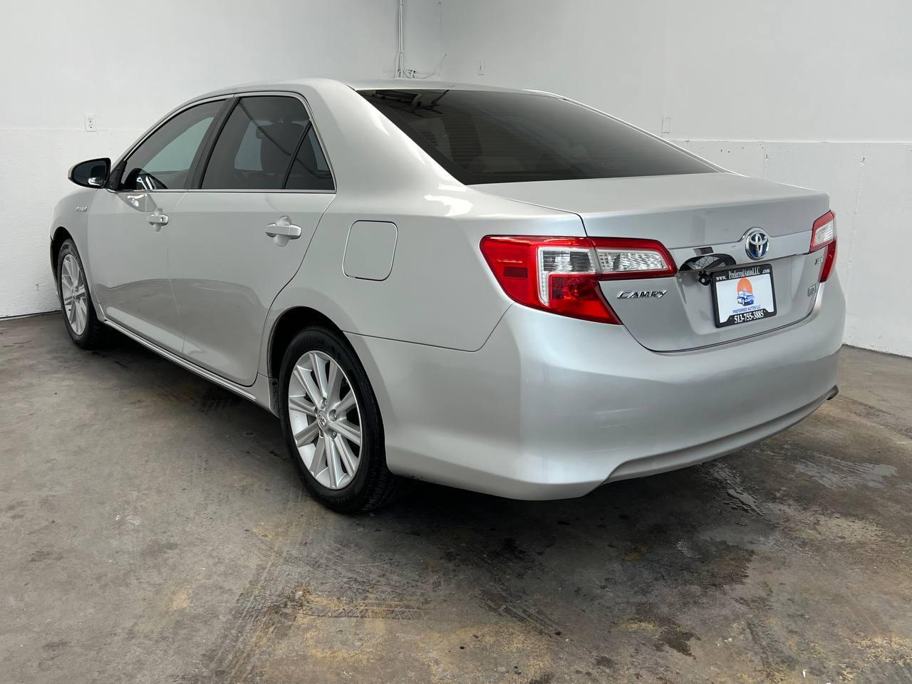 Toyota Camry Hybrid XLE 2013