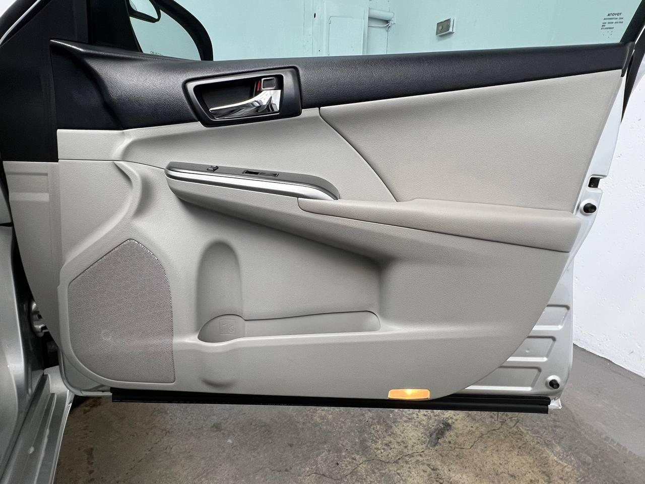 Toyota Camry Hybrid XLE 2013
