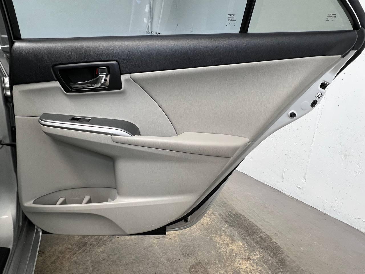 Toyota Camry Hybrid XLE 2013