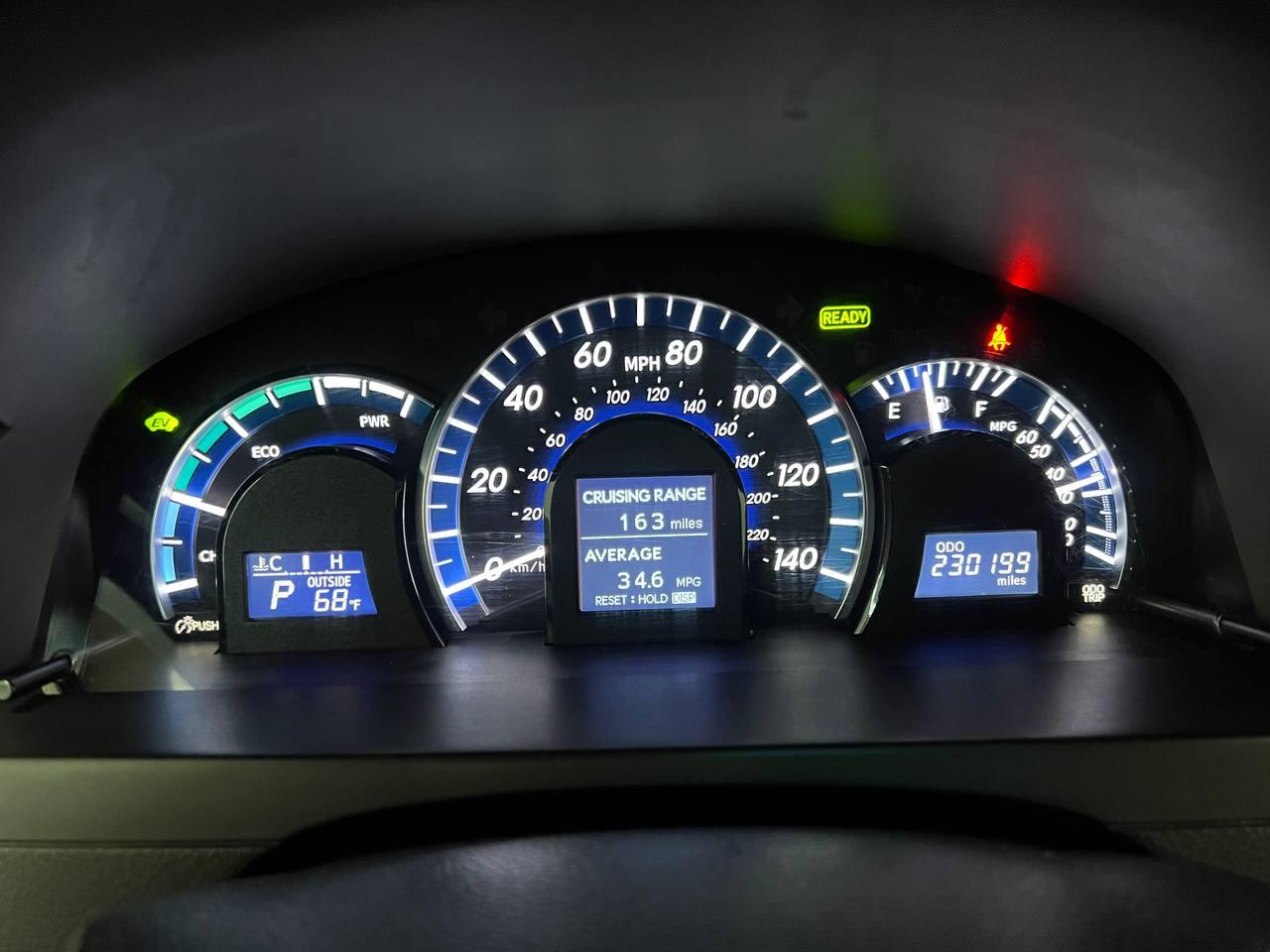 Toyota Camry Hybrid XLE 2013