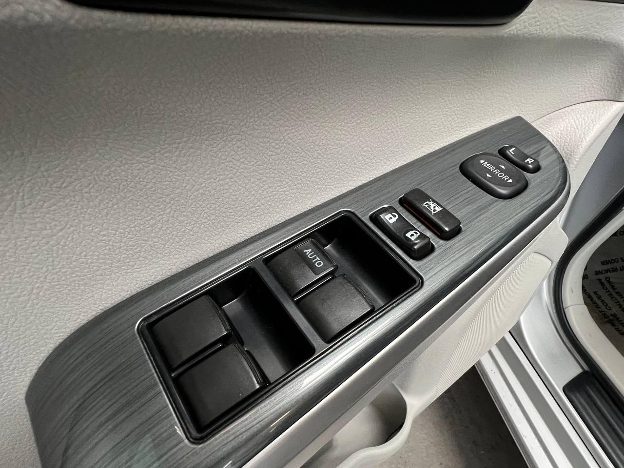 Toyota Camry Hybrid XLE 2013