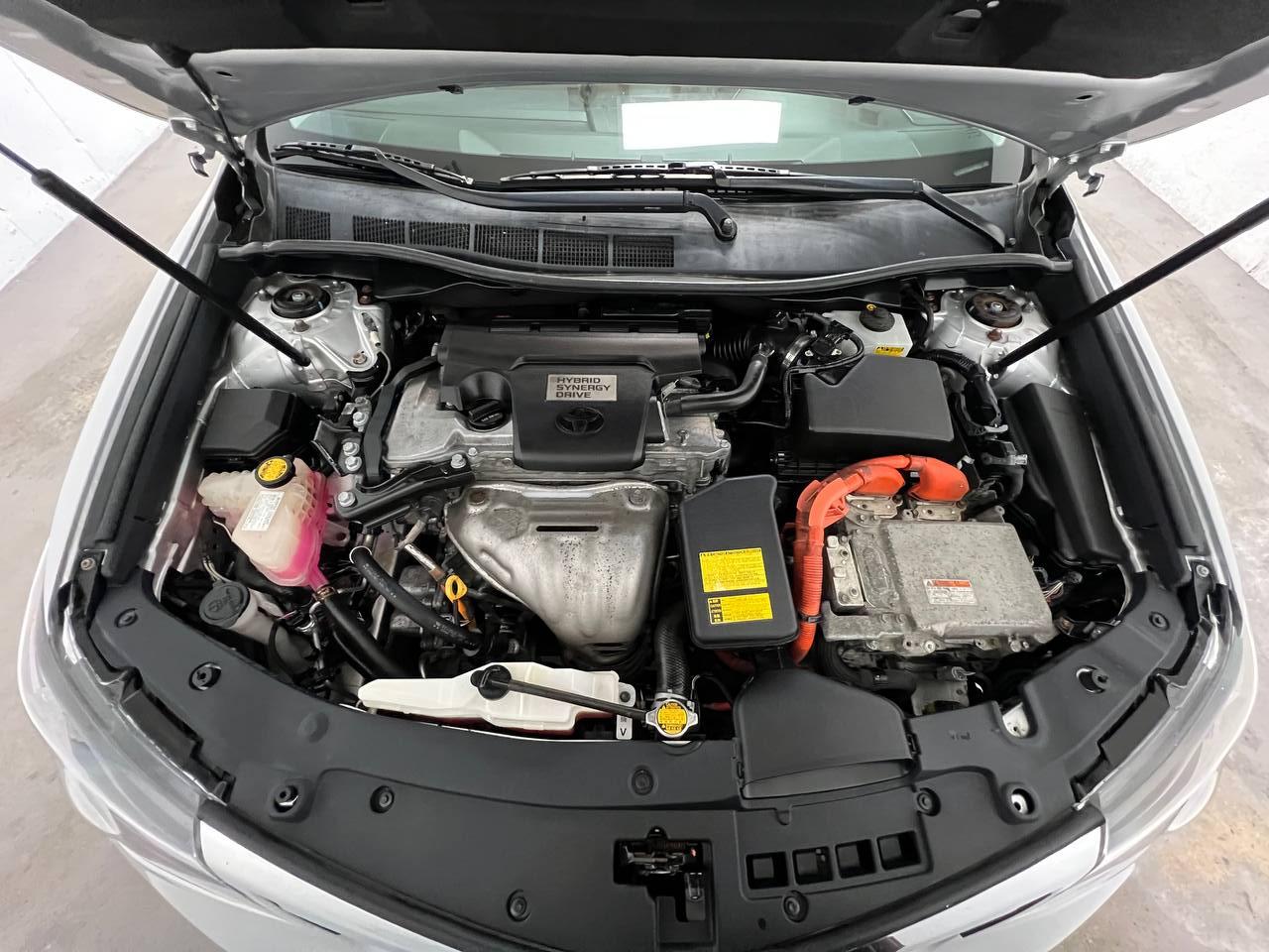 Toyota Camry Hybrid XLE 2013