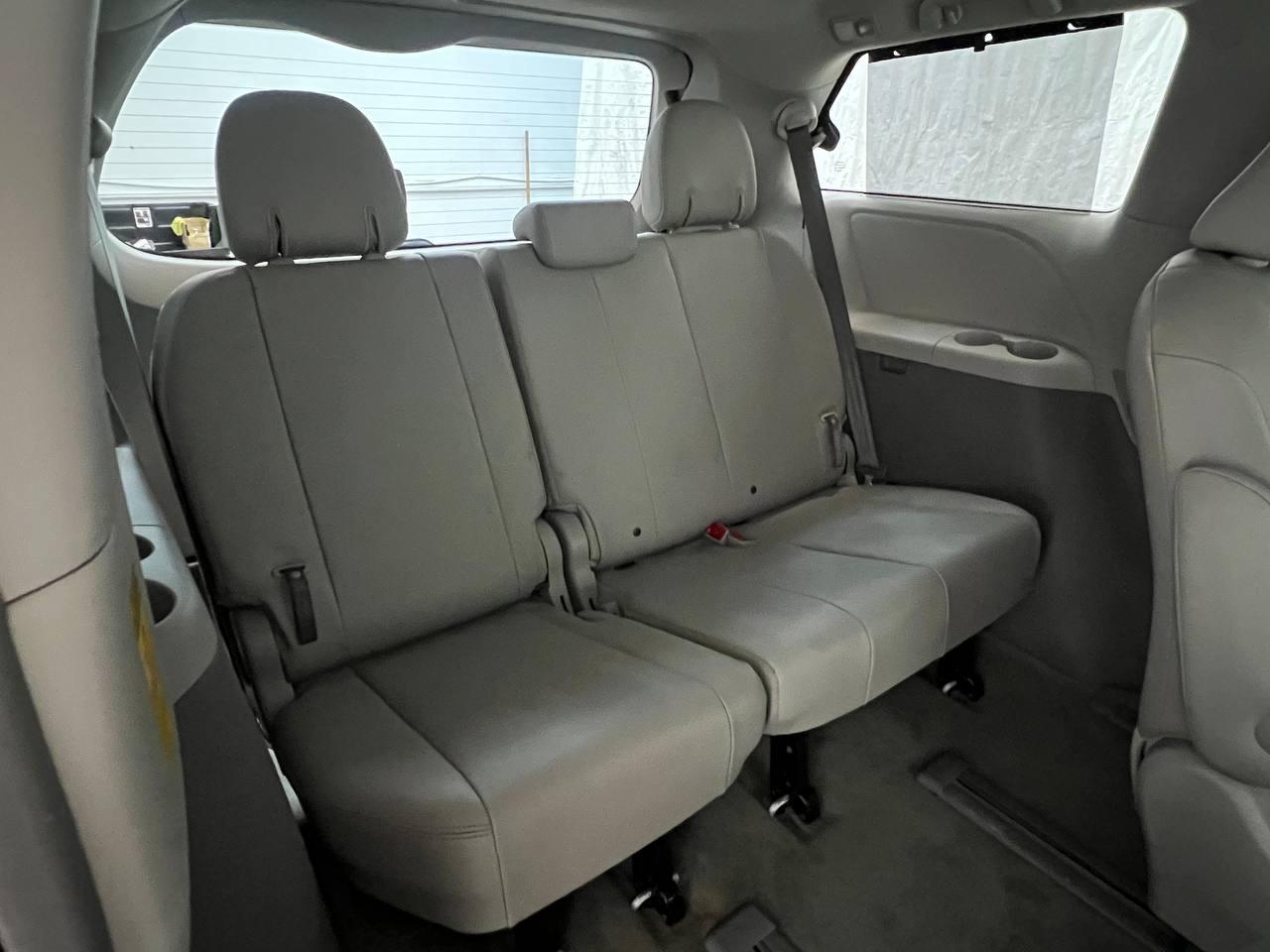 Toyota Sienna XLE 7-Passenger AWD 2014