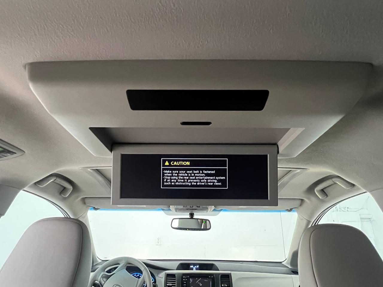 Toyota Sienna XLE 7-Passenger AWD 2014