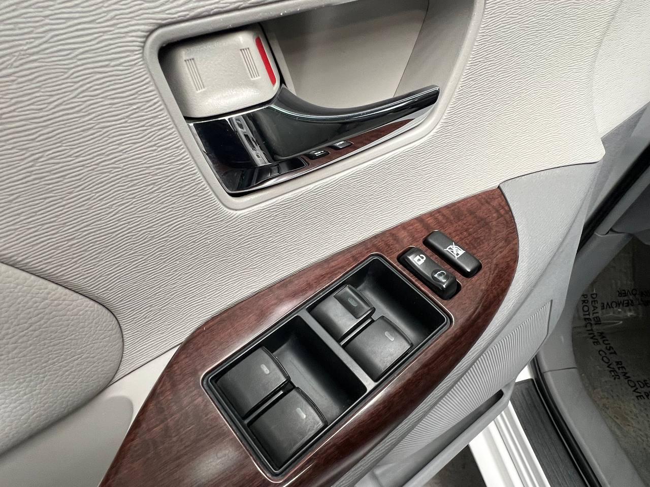 Toyota Sienna XLE 7-Passenger AWD 2014