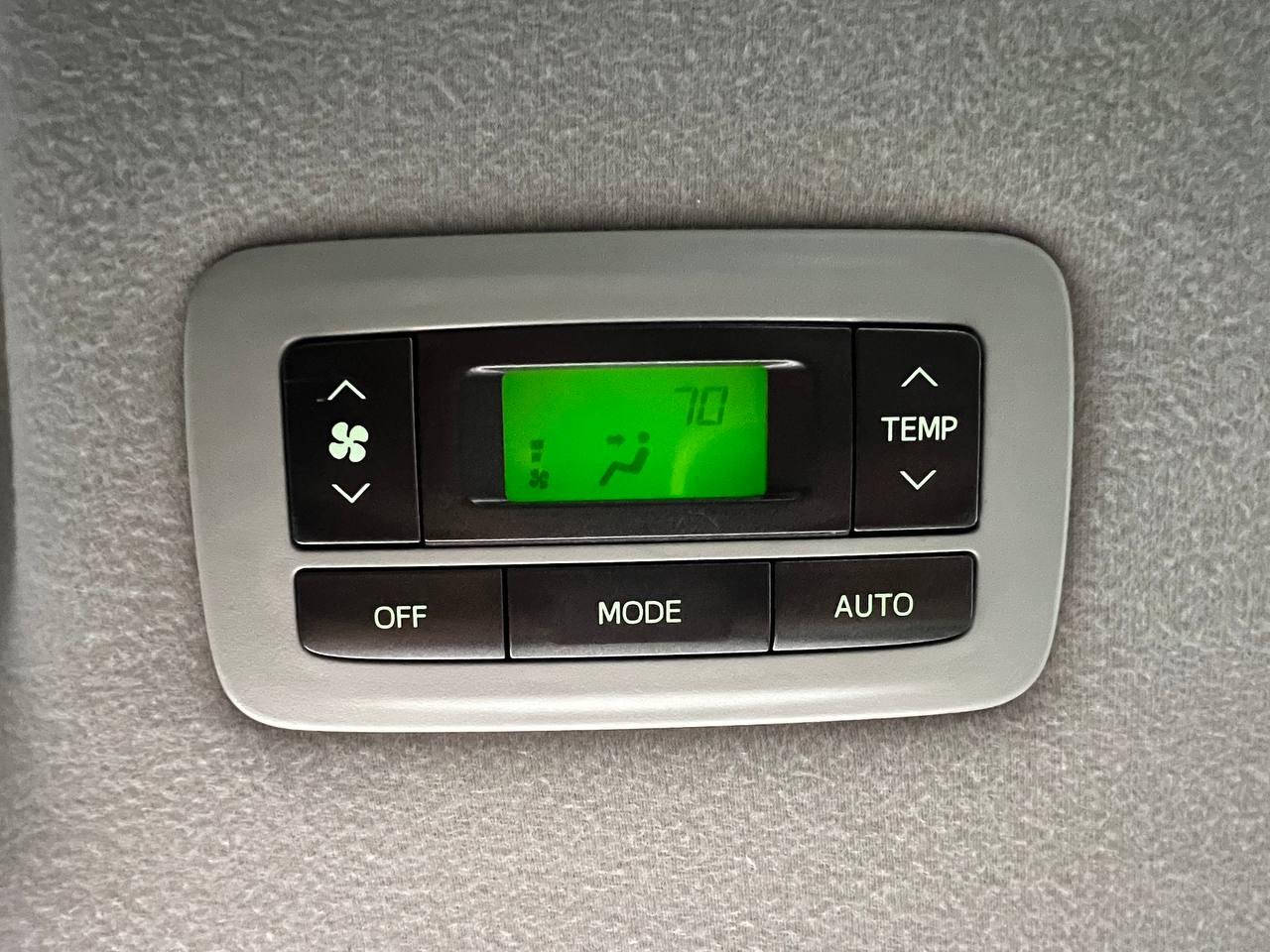 Toyota Sienna XLE 7-Passenger AWD 2014