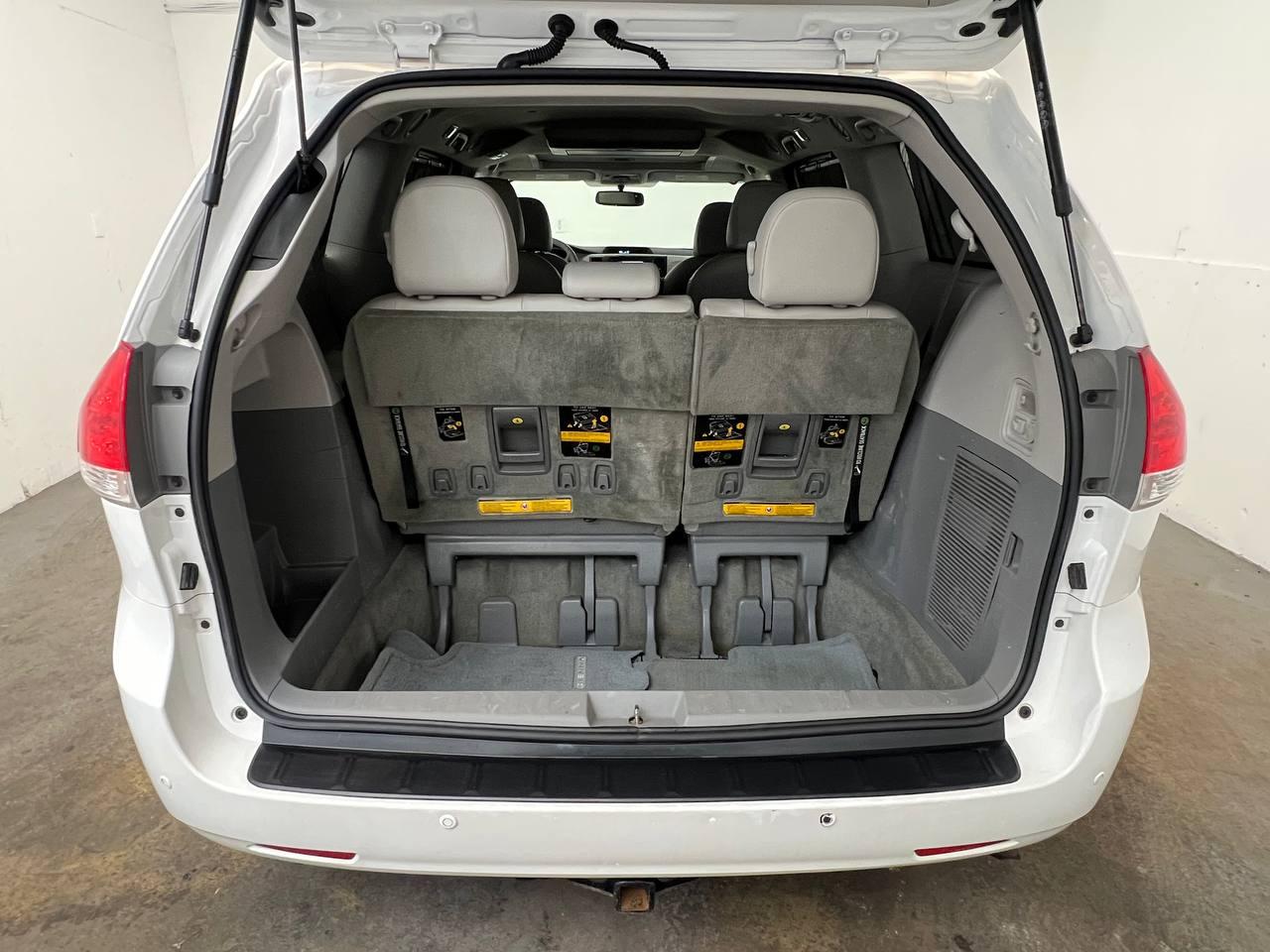 Toyota Sienna XLE 7-Passenger AWD 2014