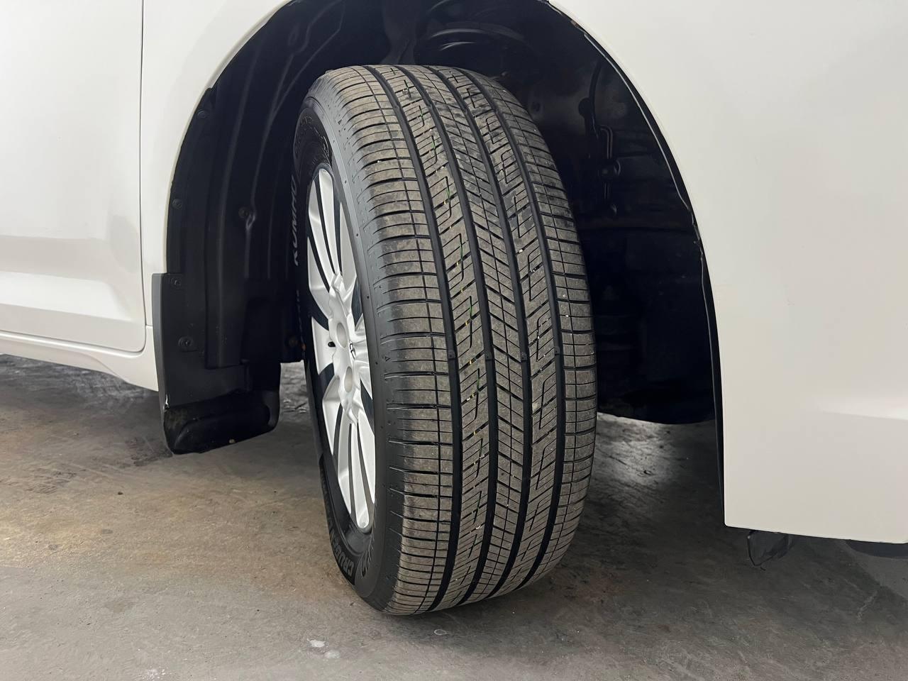 Toyota Sienna XLE 7-Passenger AWD 2014