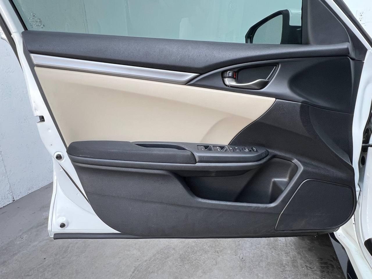 Honda Civic Hatchback Sport CVT 2018