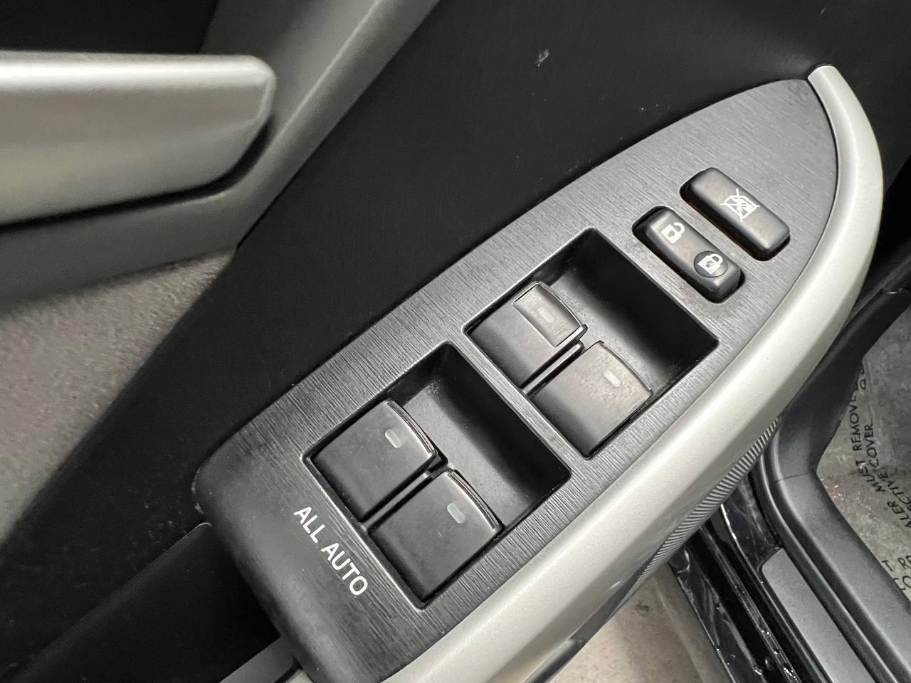 Toyota Prius Three 2014
