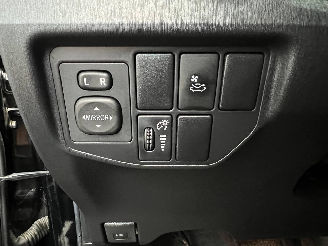 Toyota Prius Three 2014